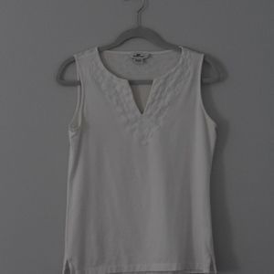 Vineyard Vine White tank top